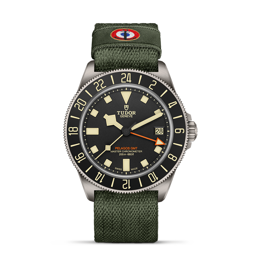 M25717N 0001 upright watch white background model page 1 - Zanotti Joyas