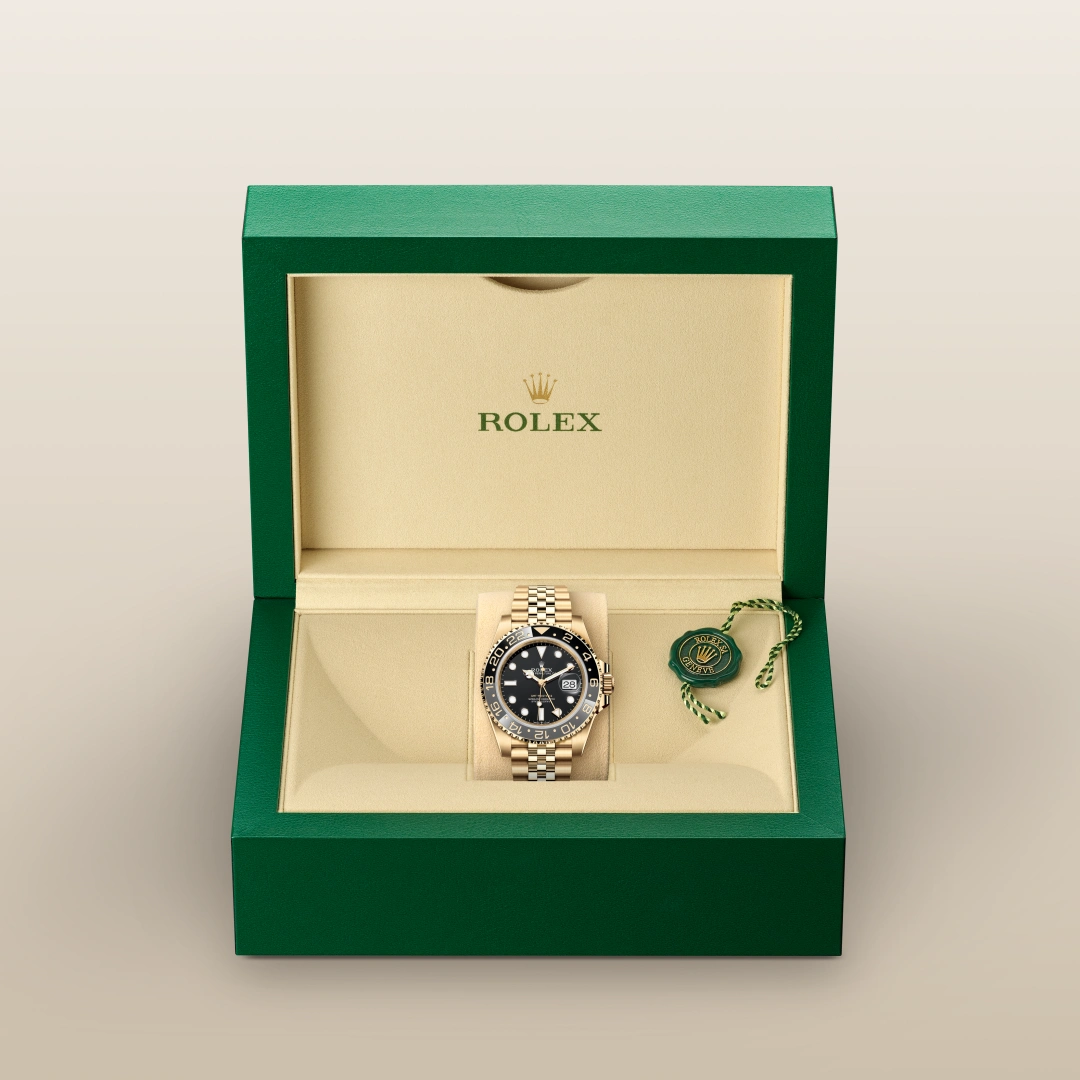 https://zanottijoyas.com/wp-content/uploads/rolex/Slide2_landscape/m126718grnr-0001.webp